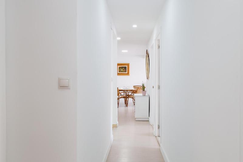 C34 Cosy 4 bdr apt close to Maria Zambrano - image 10