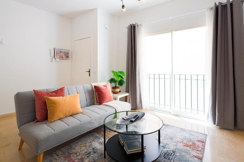 C35 Modern apt in Downtown - image 7
