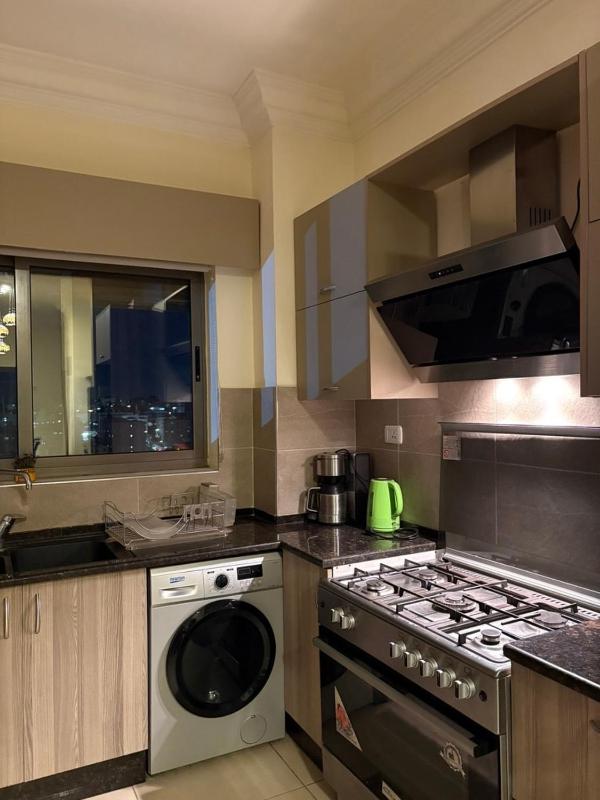 Home away from home with a Beautiful Balcony View 3 bedrooms 2 bathrooms - image 7