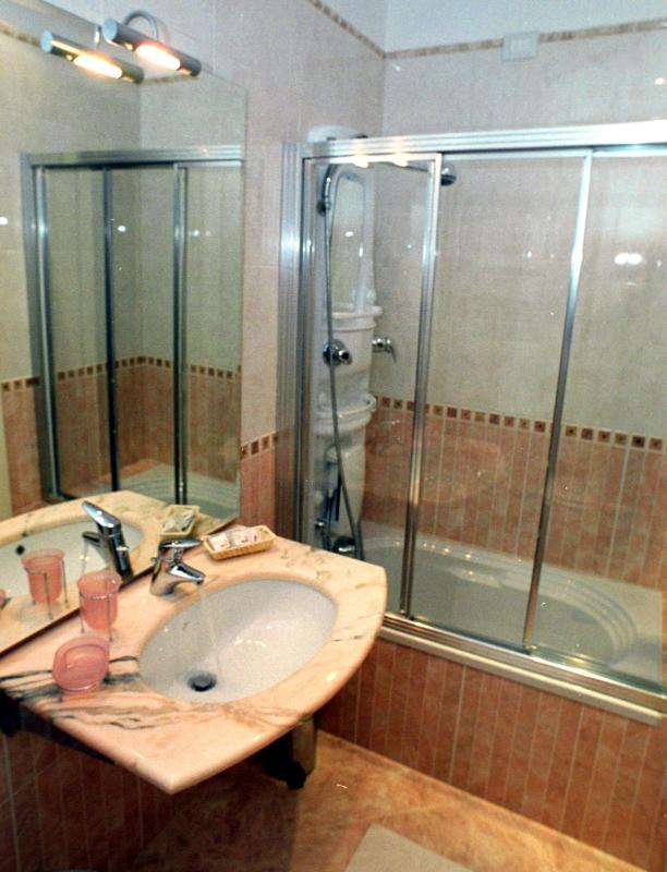 Junior Suite with Canal View (2 Adults) image 3