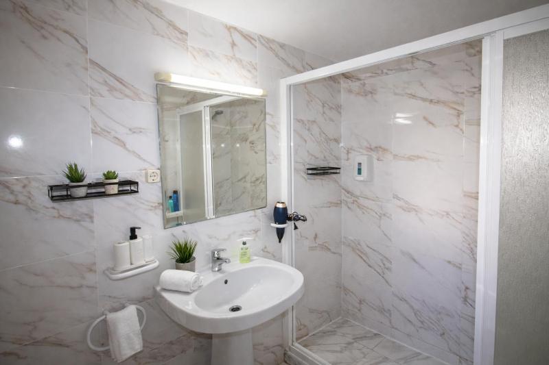 Romana Pool & Beach - PET FRIENDLY - Albert Villas - image 16