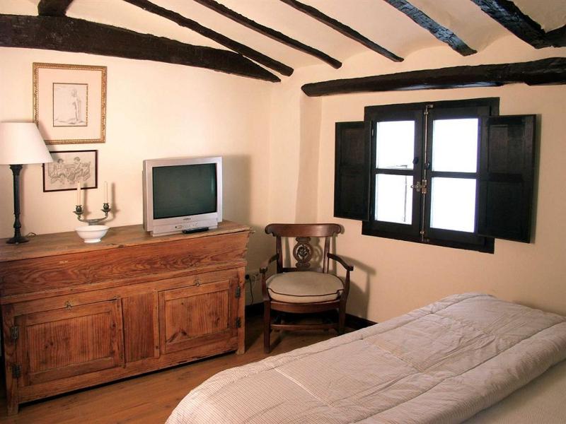 Deluxe Double Room image 2