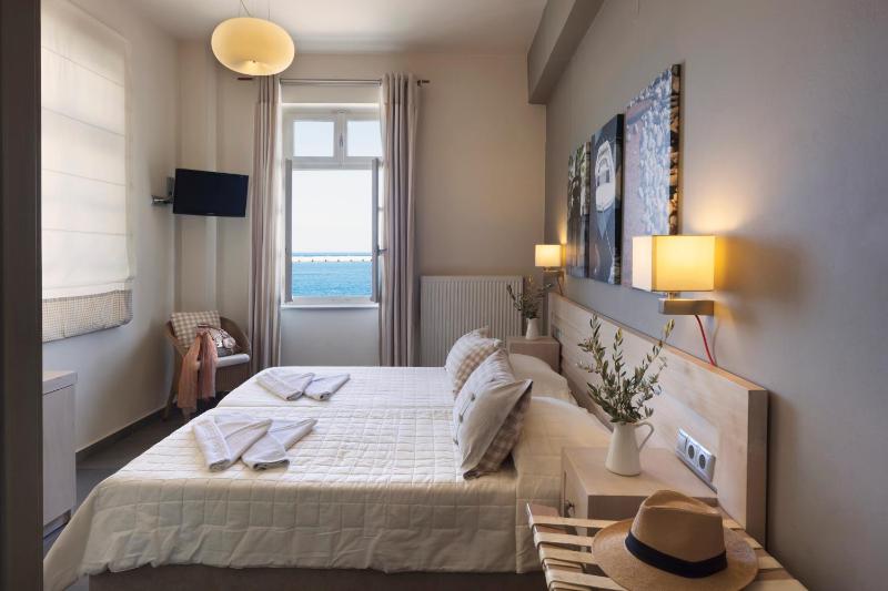 Twin Room with Sea View image 1