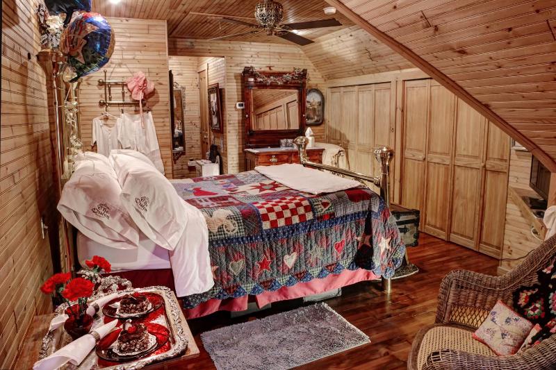 Nanny's Attic image 3