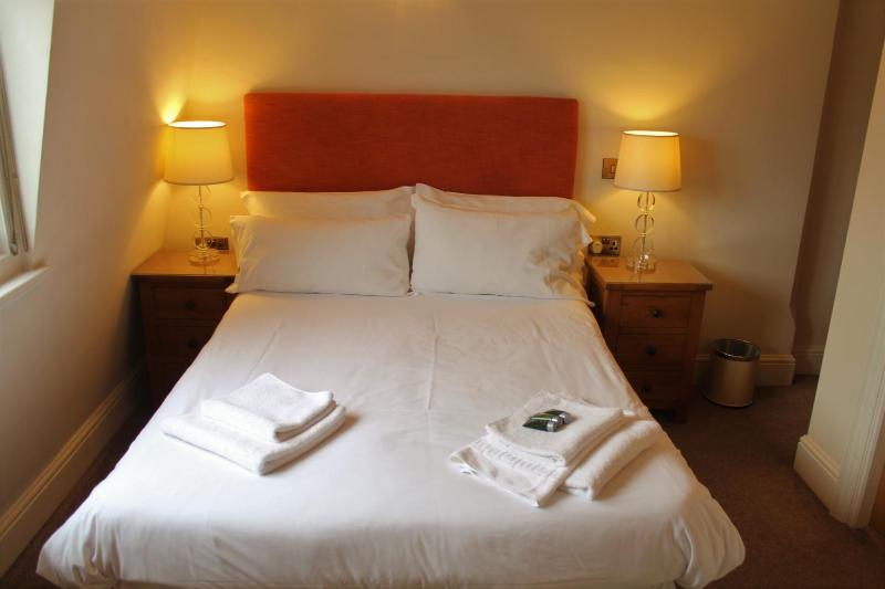 Standard Double Room image 2