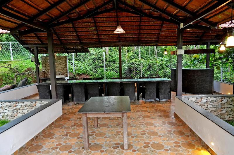 Jungle Greens Homestay - 150Y Old Coffee Estate Home Food Jungle Safari - image 46