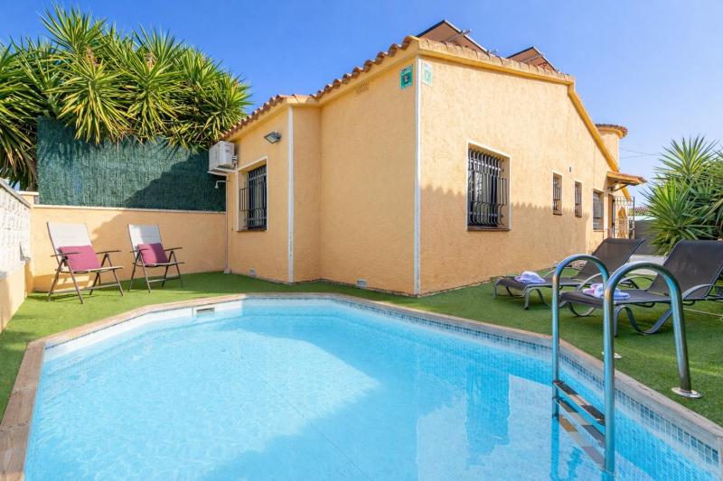 Apart-rent Casa Montgri 0130 con piscina privada - image 1