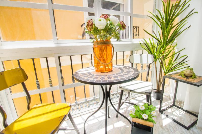 C57 - Spacious and Bright Apartment - image 3