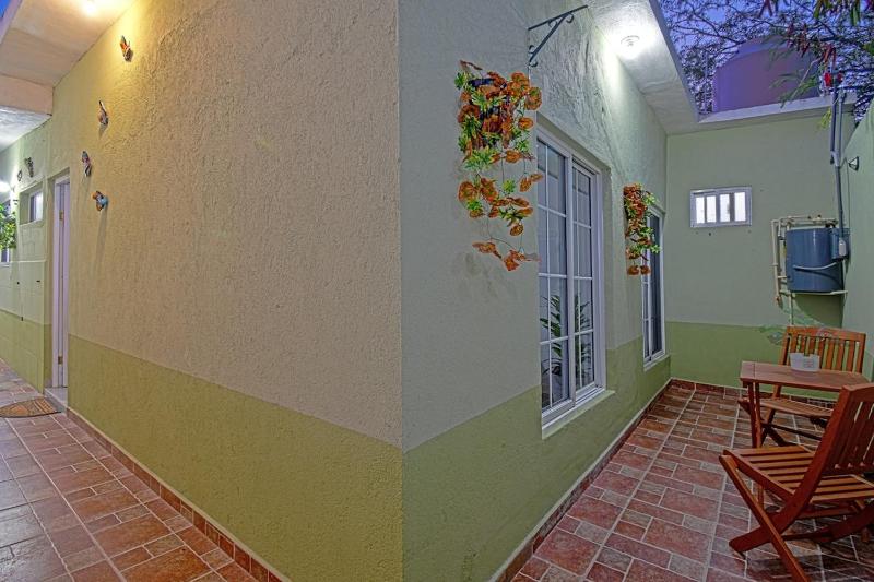 Elegante Suite Estudio y Tranquilo - image 9