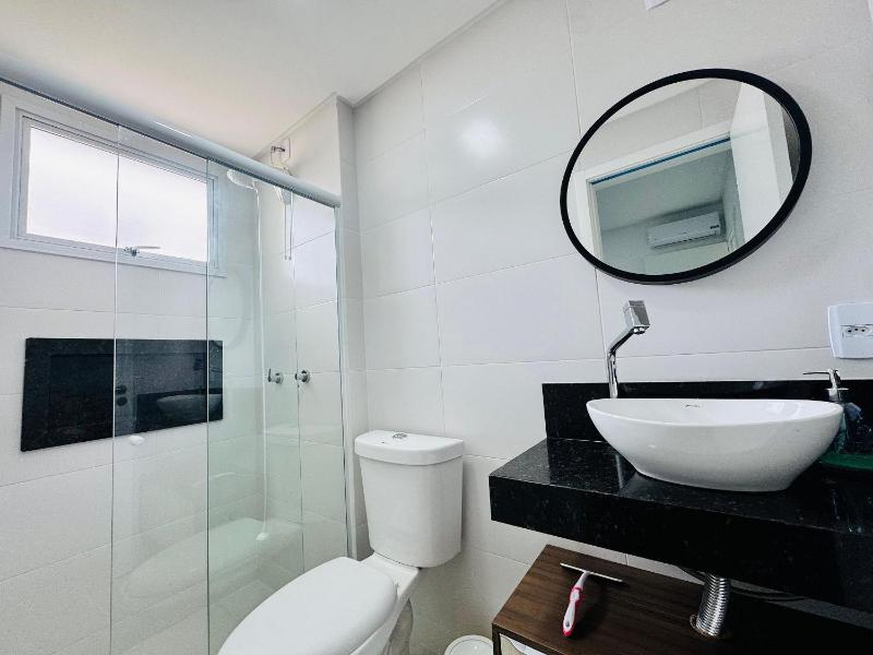 Palm Beach Residence – Apartamento espaçoso com 3 suítes na Praia de Palmas para até 8 pessoas. - image 4