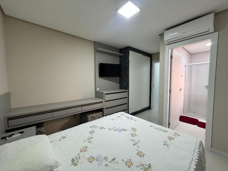 Quinta do Arvoredo – Apartamento confortável na Praia de Palmas com dois dormitórios incluindo uma suíte a 500 metros do mar. - image 8