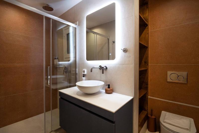 Modern Urban 2BR Petralona Metro Stay - image 2