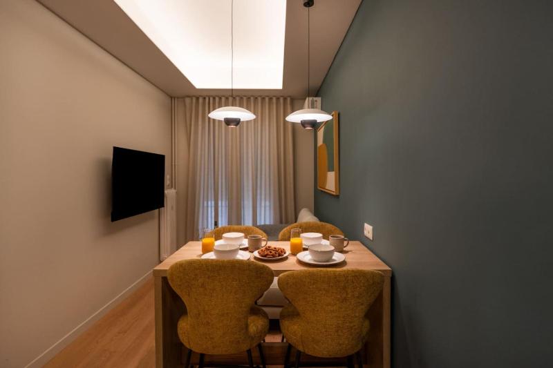 Modern Urban 2BR Petralona Metro Stay - image 13