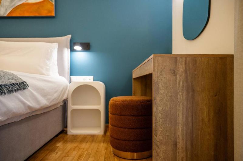 Modern Urban 2BR Petralona Metro Stay - image 11