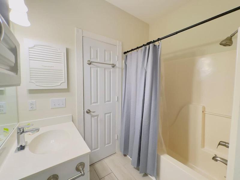 Cozy 1BR Getaway with King Bed Near Beach - image 25