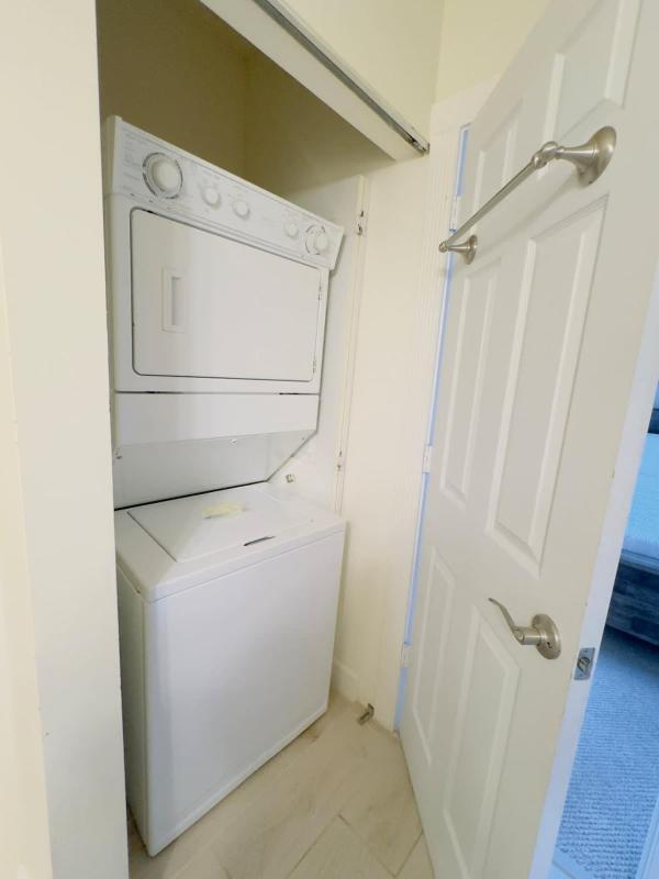 Cozy 1BR Getaway with King Bed Near Beach - image 13
