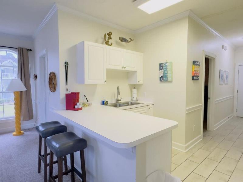 Cozy 1BR Getaway with King Bed Near Beach - image 20