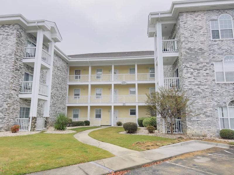 Cozy 1BR Getaway with King Bed Near Beach - image 19