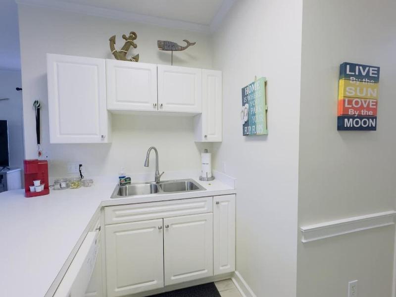 Cozy 1BR Getaway with King Bed Near Beach - image 15