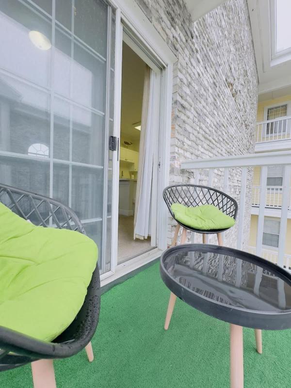 Cozy 1BR Getaway with King Bed Near Beach - image 14