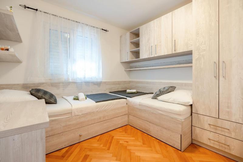 Apartment Makarska 29 - image 3
