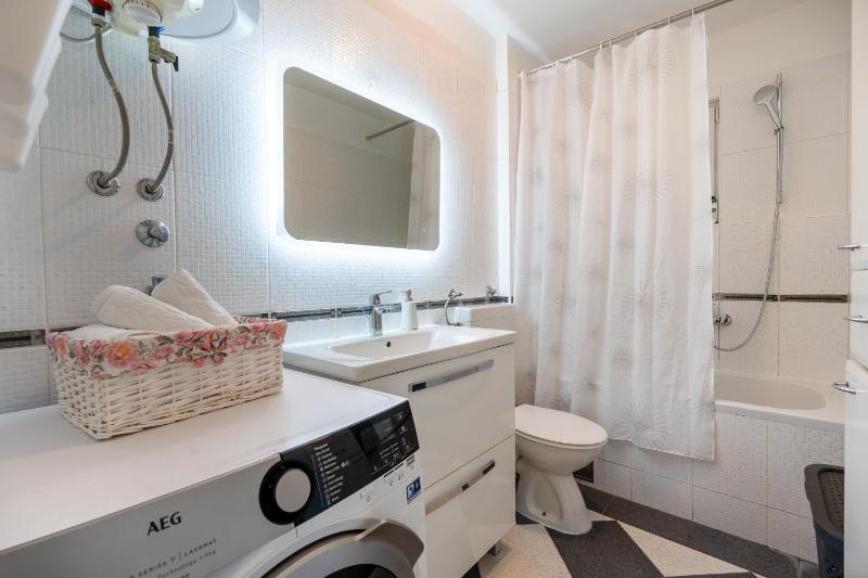 Apartment Makarska 29 - image 13