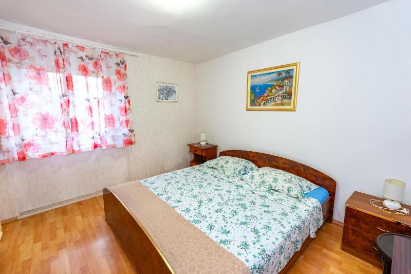 Apartment Split 2 - image 10