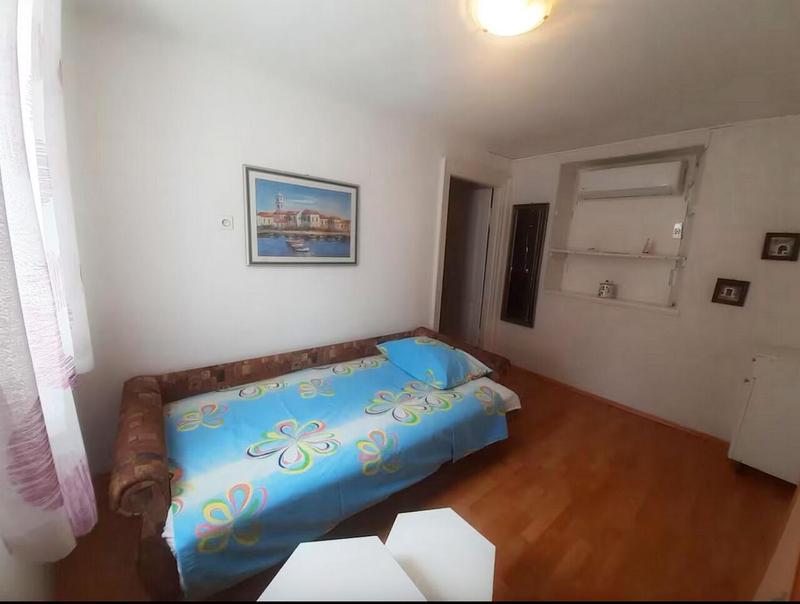 Apartment Split 2 - image 2