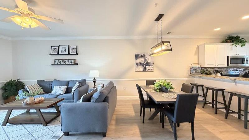 Beautiful ground floor Golf View condo - image 28