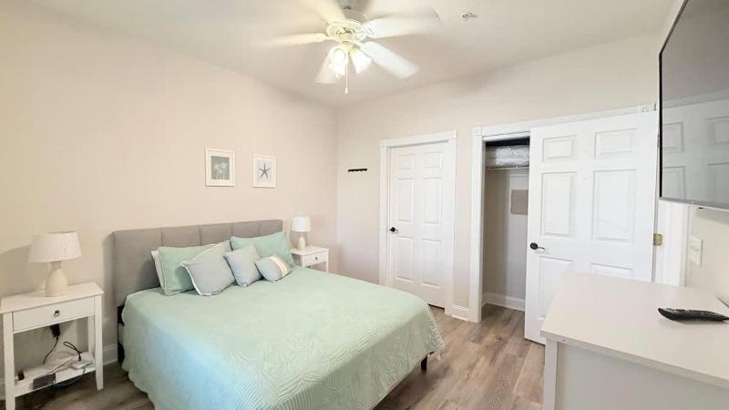 Beautiful ground floor Golf View condo - image 10