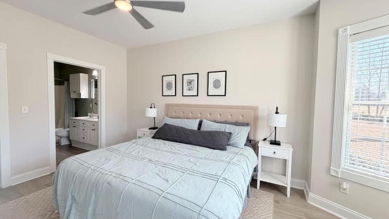 Beautiful ground floor Golf View condo - image 18