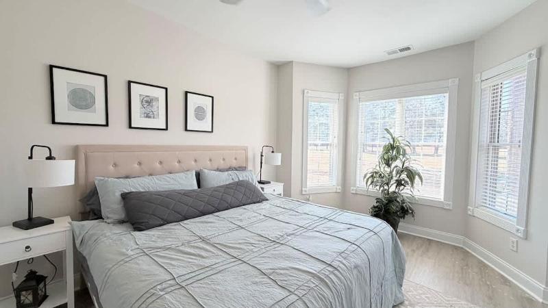 Beautiful ground floor Golf View condo - image 38