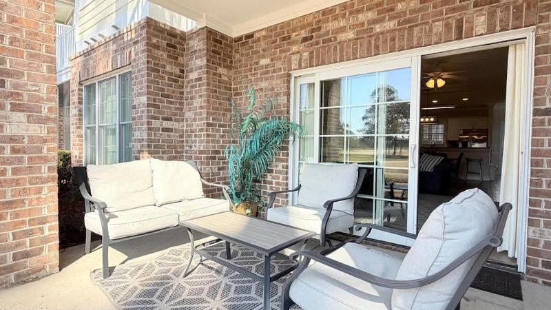 Beautiful ground floor Golf View condo - image 6