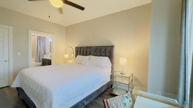 Coastal Comfort 3BR Condo Balcony Elevator - image 45
