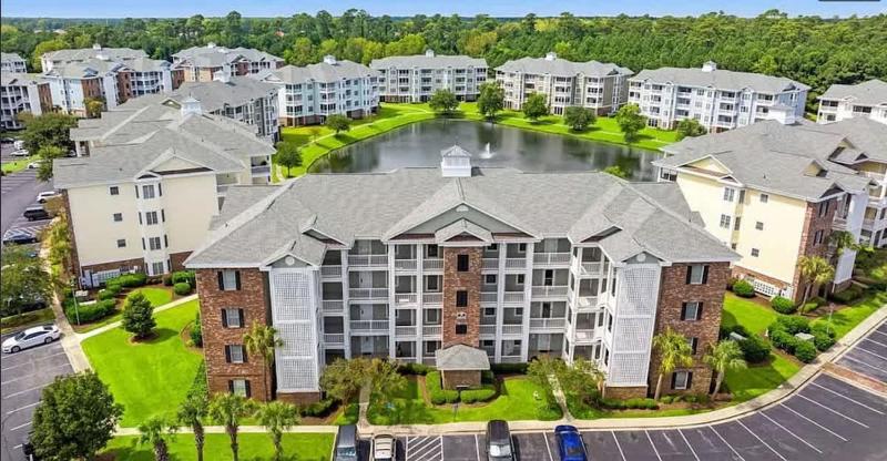 Coastal Comfort 3BR Condo Balcony Elevator - image 28