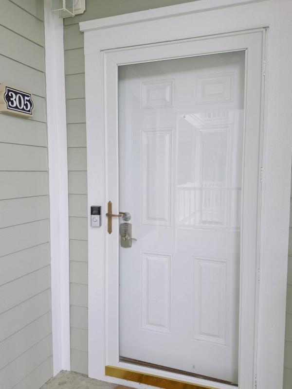 Coastal Comfort 3BR Condo Balcony Elevator - image 21