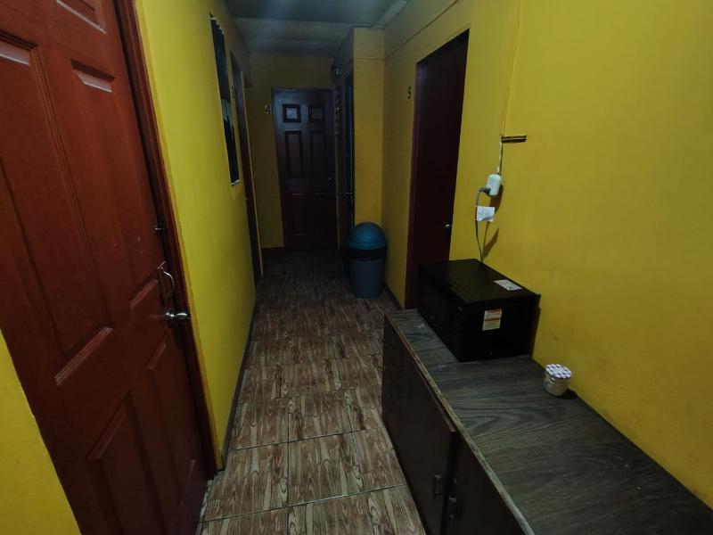 Rooms libertad habitación doble con baño compartido 7A - image 2