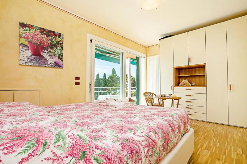 Casa Bel Tramonto - Lakeview Apt & Beach Access - Happy Rentals - image 15