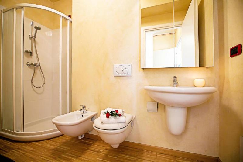 Casa Bel Tramonto - Lakeview Apt & Beach Access - Happy Rentals - image 16