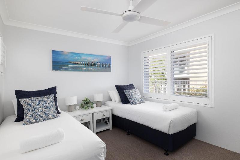 Sundeck Shoal Bay Ground floor with views and pool access - image 2
