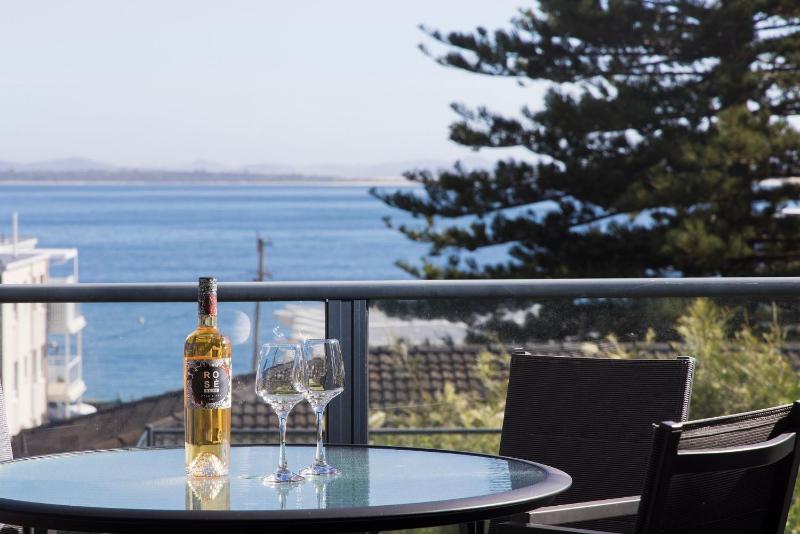 Sundeck Shoal Bay Ground floor with views and pool access - image 29