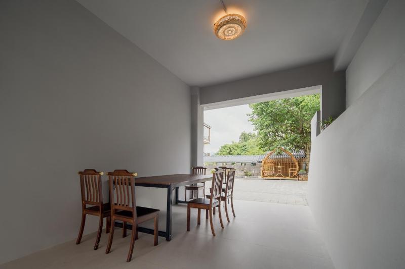 Zhangjiajie Spring Plum Resort-Free One-way Pickup-A 5 minutes'walk to Forest Park - image 7