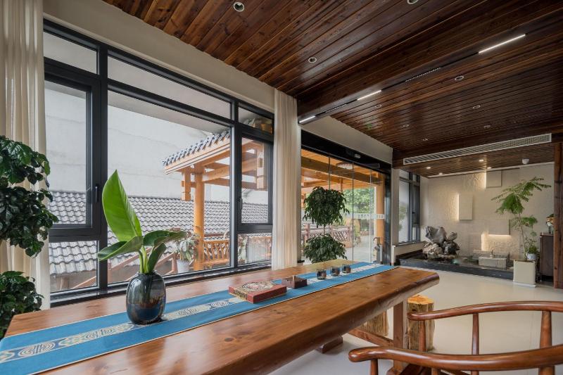 Zhangjiajie Spring Plum Resort-Free One-way Pickup-A 5 minutes'walk to Forest Park - image 5