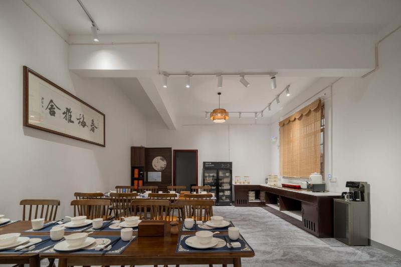 Zhangjiajie Spring Plum Resort-Free One-way Pickup-A 5 minutes'walk to Forest Park - image 8