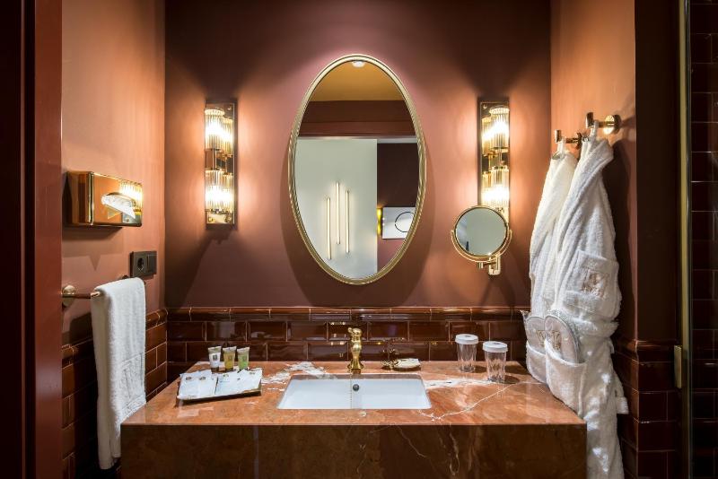 Deluxe Double Room with Terrace image 2