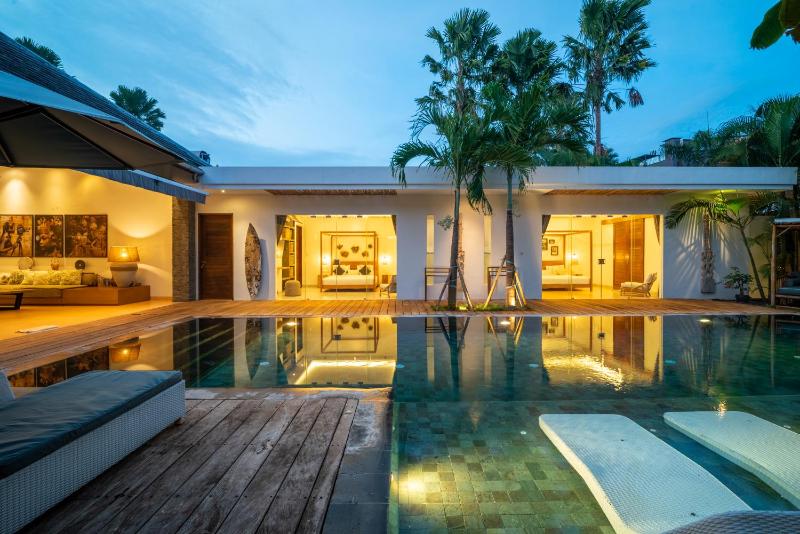 Spectacular 4BR Villa 400m to Beachfront Bliss - image 50