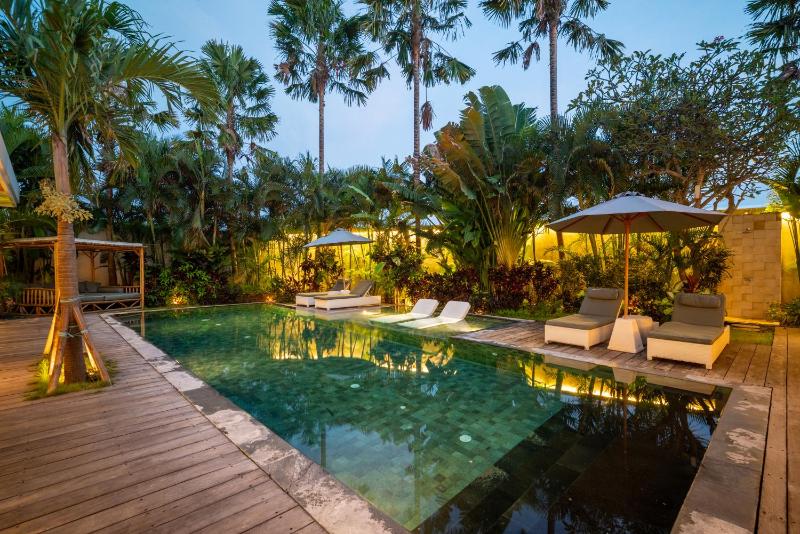 Spectacular 4BR Villa 400m to Beachfront Bliss - image 46