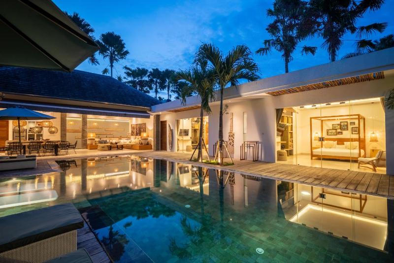 Spectacular 4BR Villa 400m to Beachfront Bliss - image 43