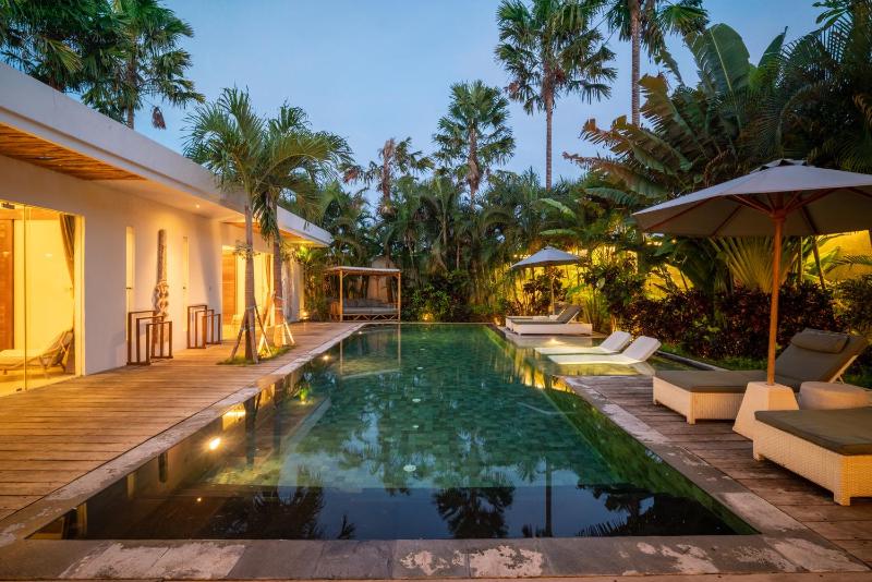 Spectacular 4BR Villa 400m to Beachfront Bliss - image 42