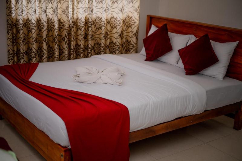 Grand View Hotel Kandy - image 13